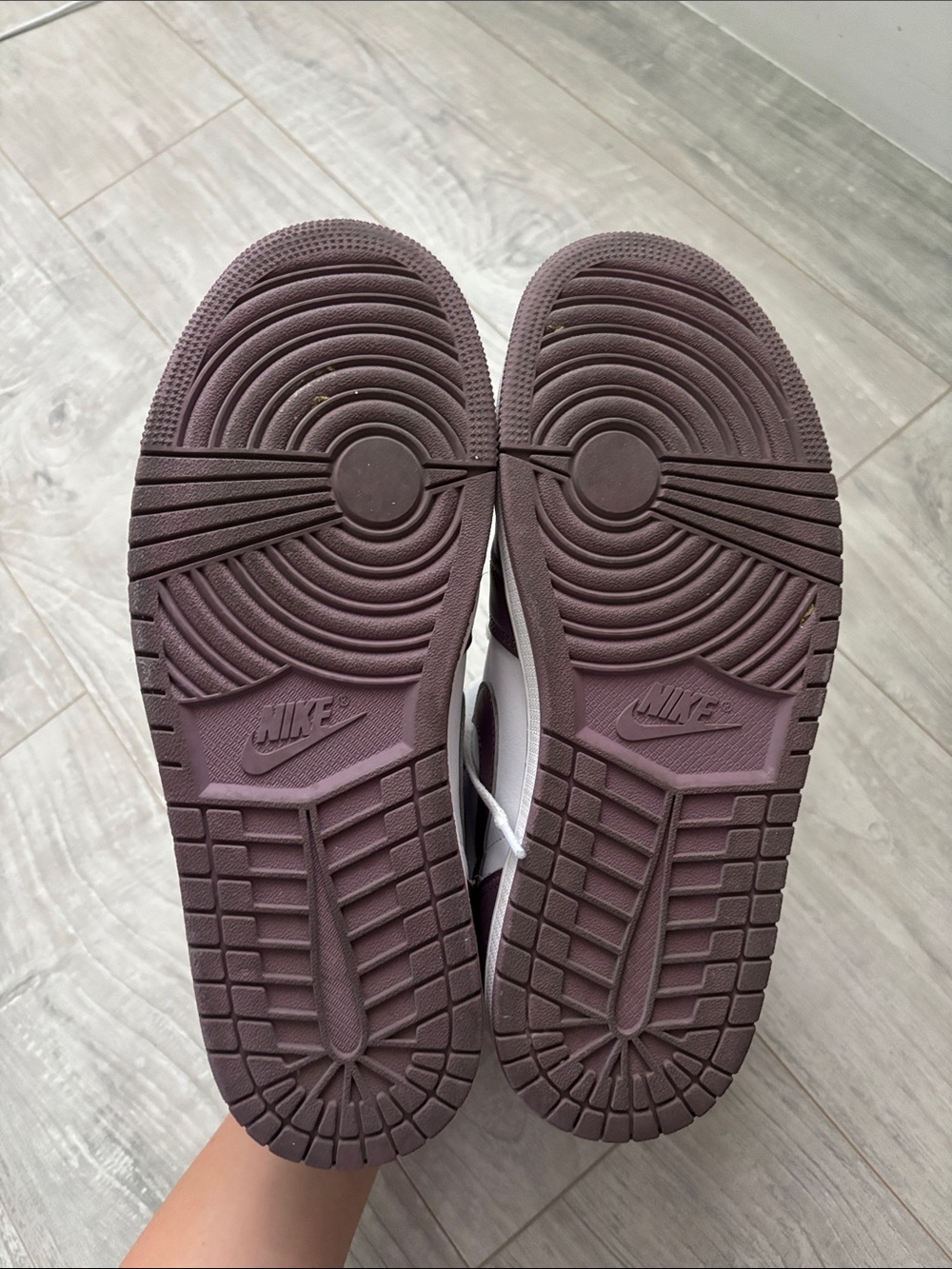 Nike Air Jordan 1 - Picture 6 of 6